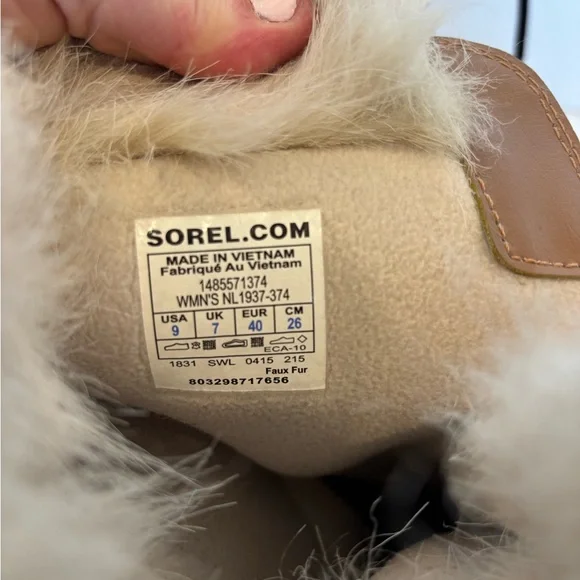 Sorel Ladies Tofino II Faux Fur Lined Waterproof Tan Boot - size 9 - Picture 4 of 8
